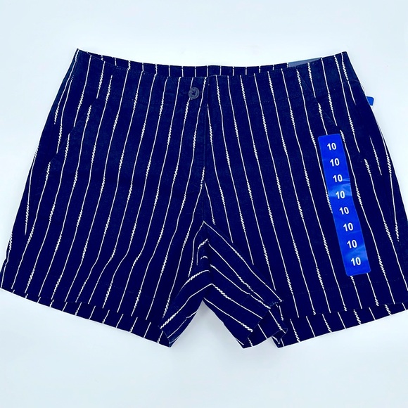 Nautica Pants - NWT Nautica MidRise Twill Striped Shorts- Sz 10, Navy/White